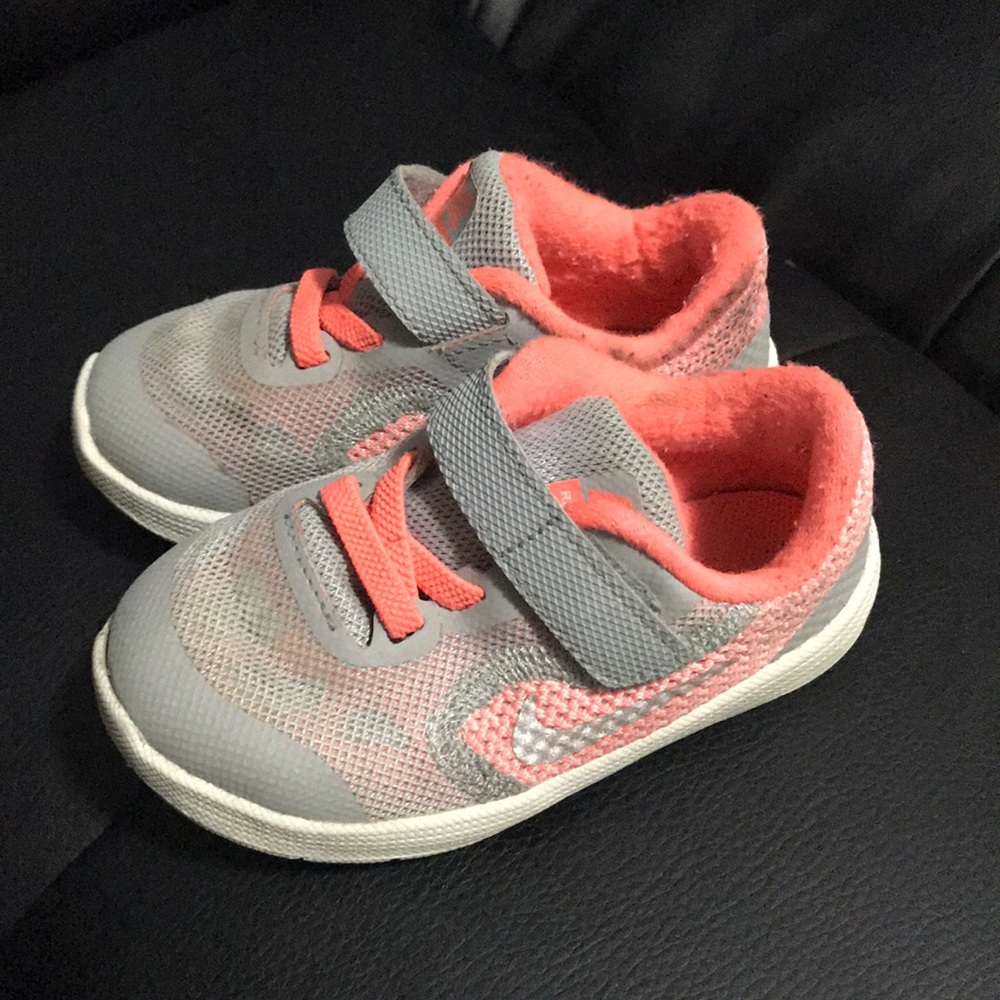 Nike size 6 toddlers shoes
